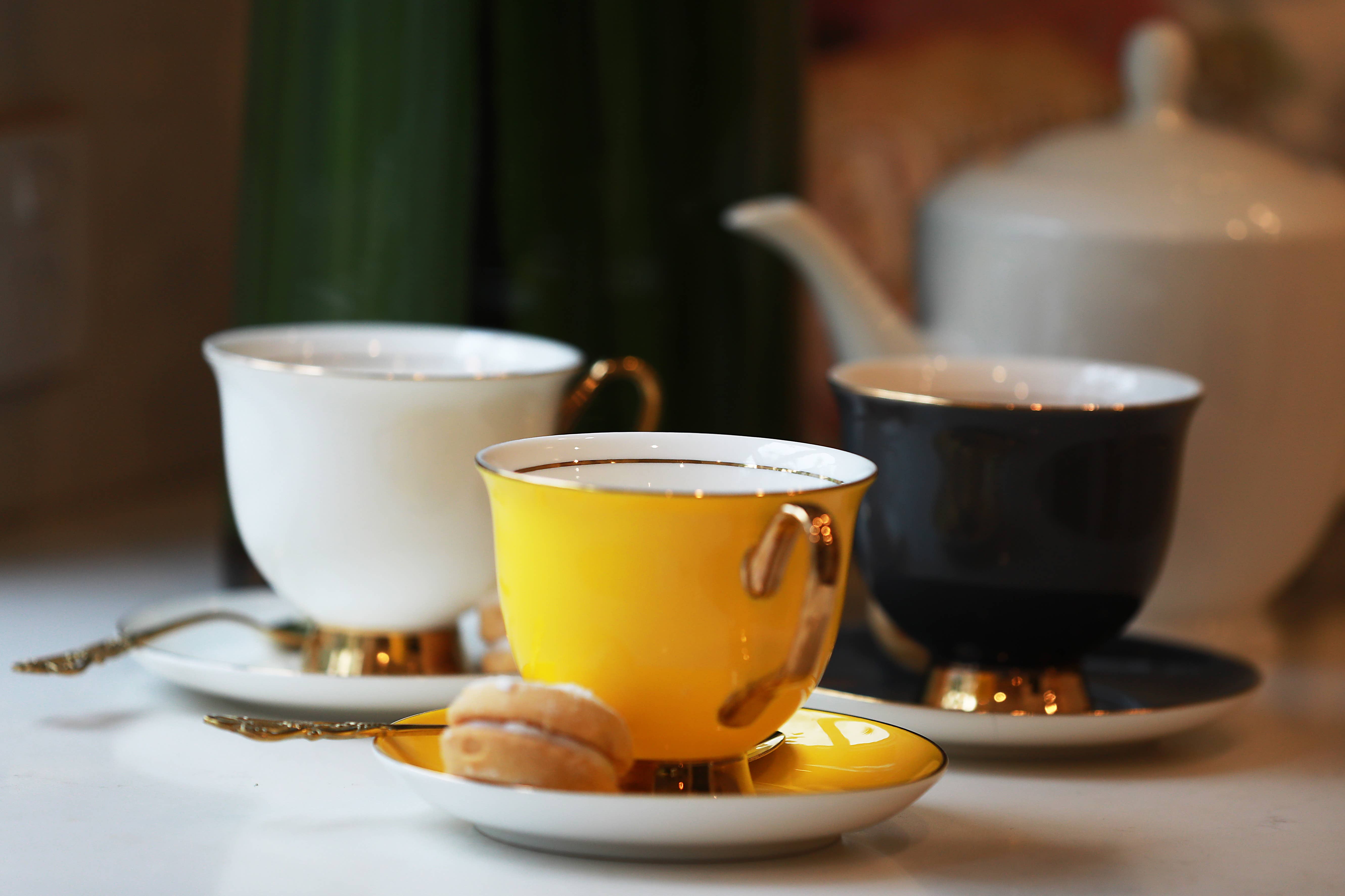 LyndalT - Wholesale Coffee/Tea Cup - XL Yellow Teacup and Saucer - 375mL2