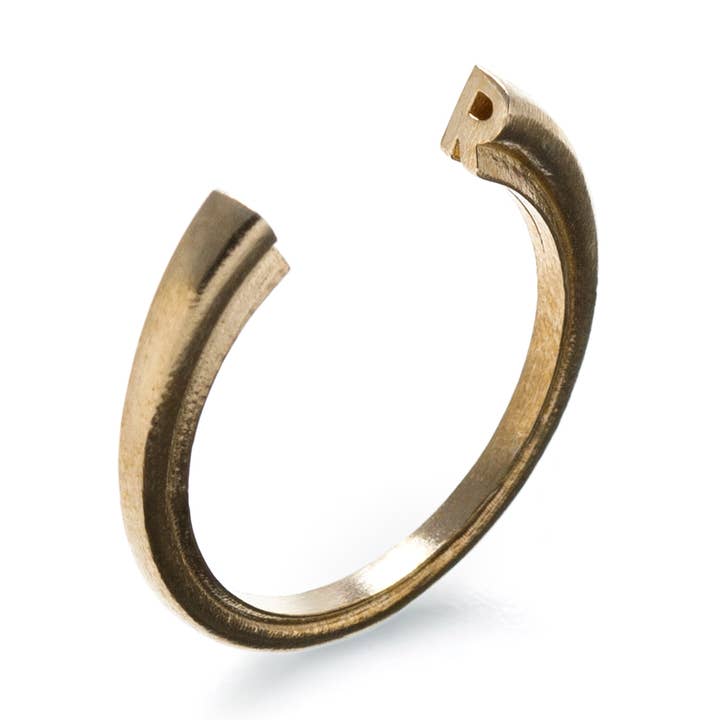 Anello R per la vendita all'ingrosso da parte di ALEFBA