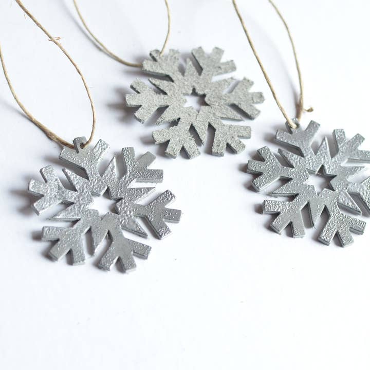 Moss Bags - Wholesale Ornament Set - Leather Snowflake Ornament Box Set: 4 Leather Snowflake Ornaments + 1 Christmas Card2