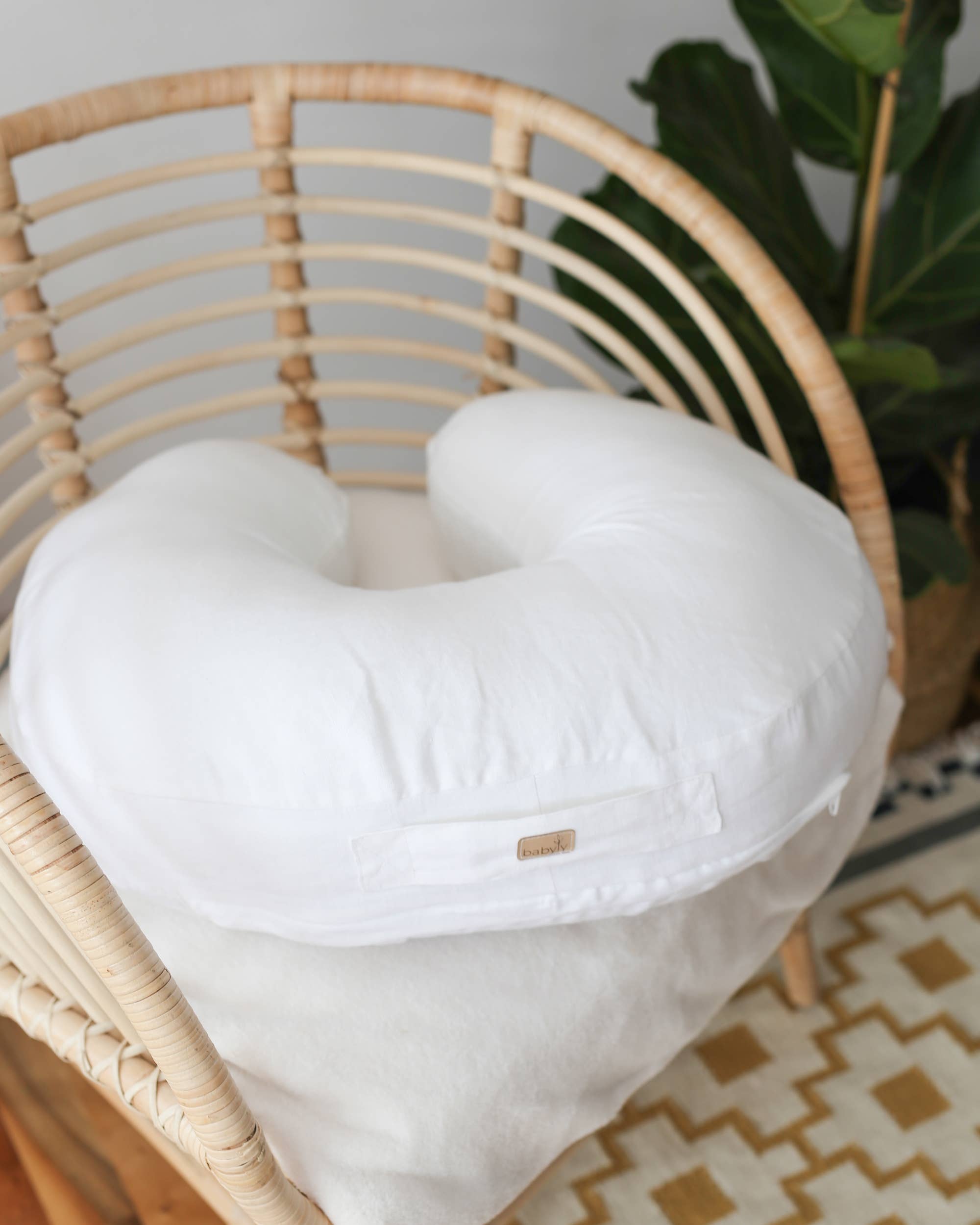 Babyly - Wholesale Nursing Pillow/Pad - Maternity - Linen nursing pillow, breast feeding pillow - 3 colors5