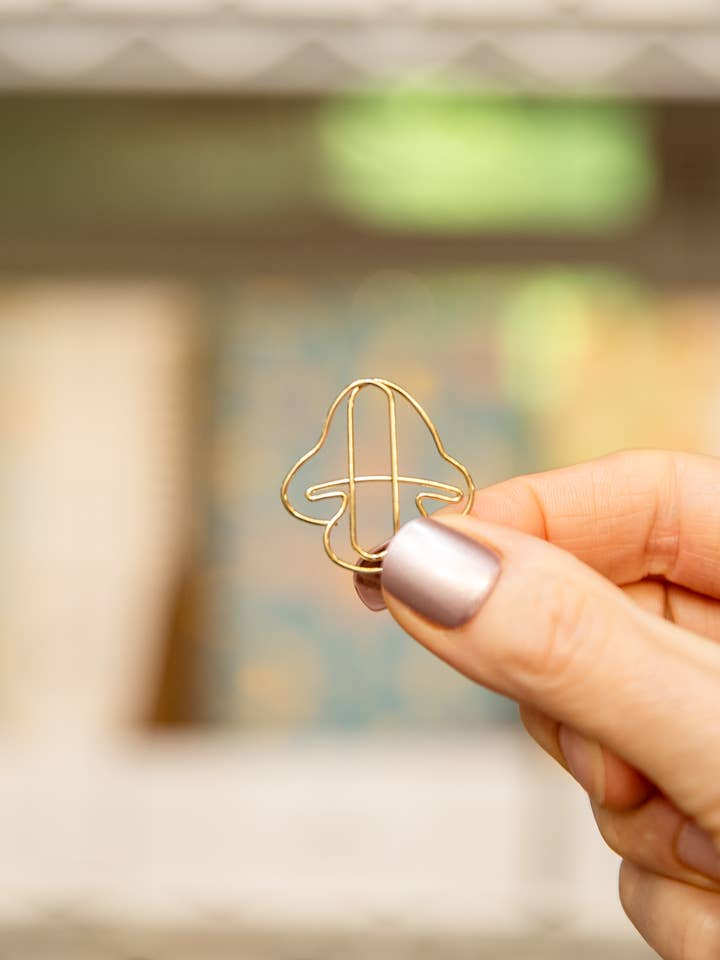 Trombones en papier doré en boîte pour la vente par Lucid Moon Studio, LLC