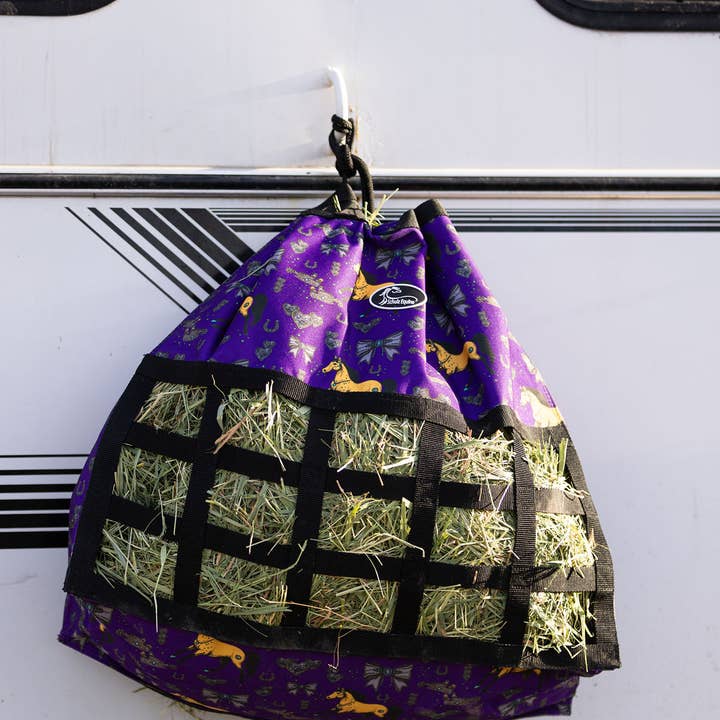 Schulz Equine - Vente Équipement d’équitation - Sac à foin Happy Trailer en nylon 600D résistant24