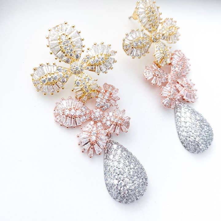 Nicholls Jewellery – wholesale Dangle earrings – Gold, Rose Gold and Silver Crystal Flower earrings1