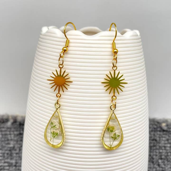 Baby’s Breath Dried Flower Drop Golden Dangle Earrings - PDF for wholesale by Mio Queena