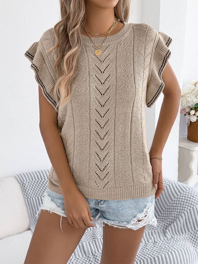 UNISHE – wholesale Blus - Dam – Stickad topp med urholkad kabel och kontrasterande volangkant BJS2092