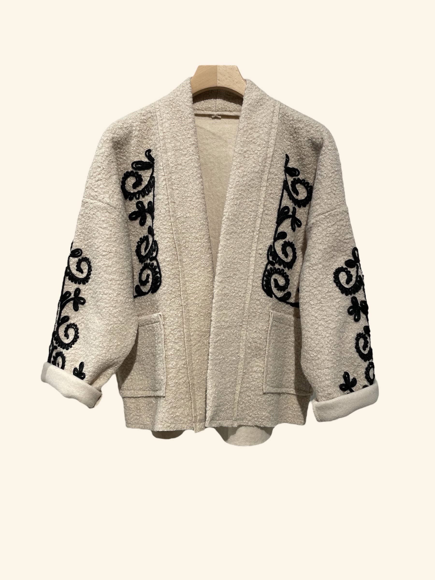 Nota bene - Wholesale Jacket - Women's - Open cardigan with embroidered patterns Art 243821
