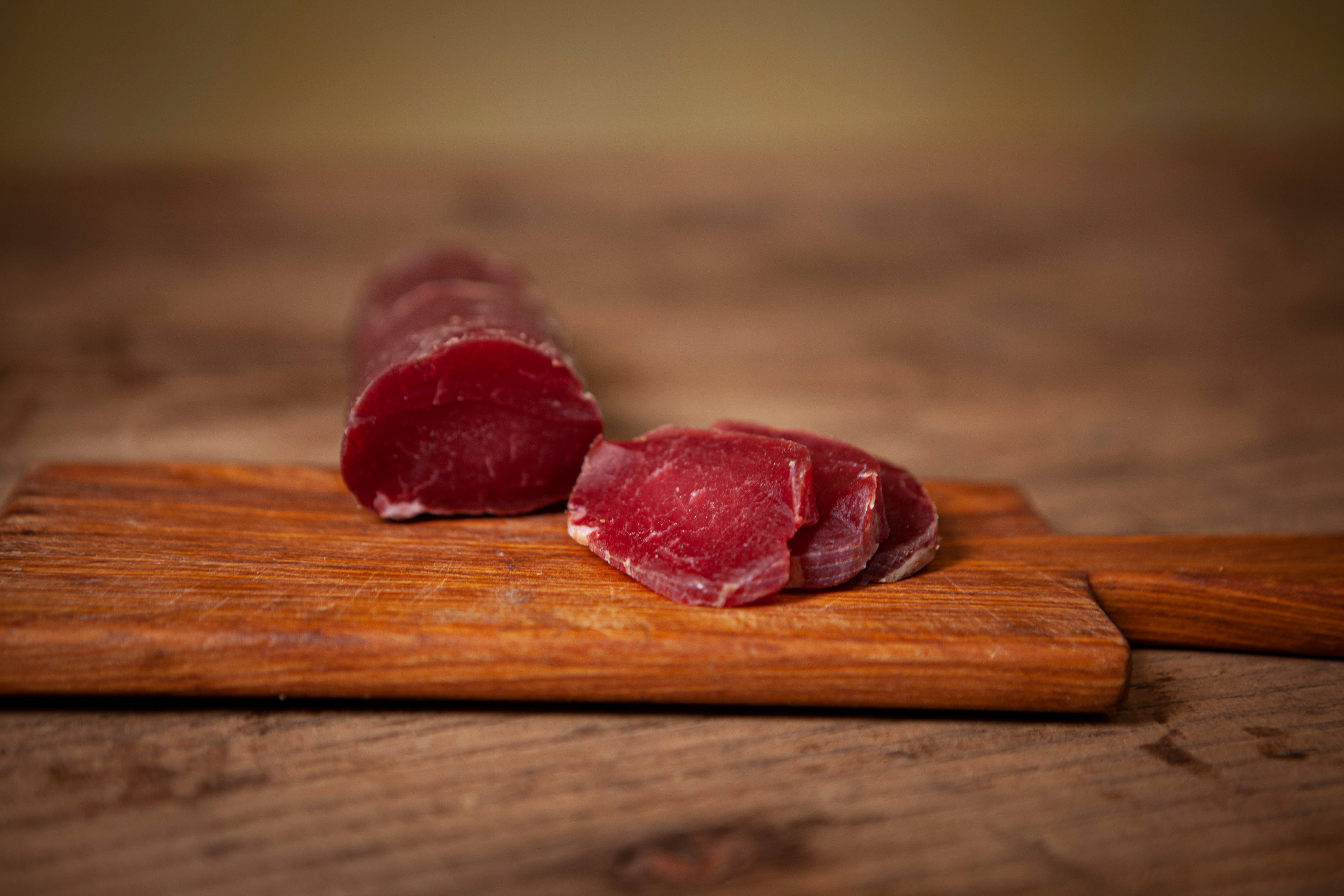 Salumificio Campidanese Su Sartizzu – fumados e enchidos por atacado – Filetto de porco 100% da Itália