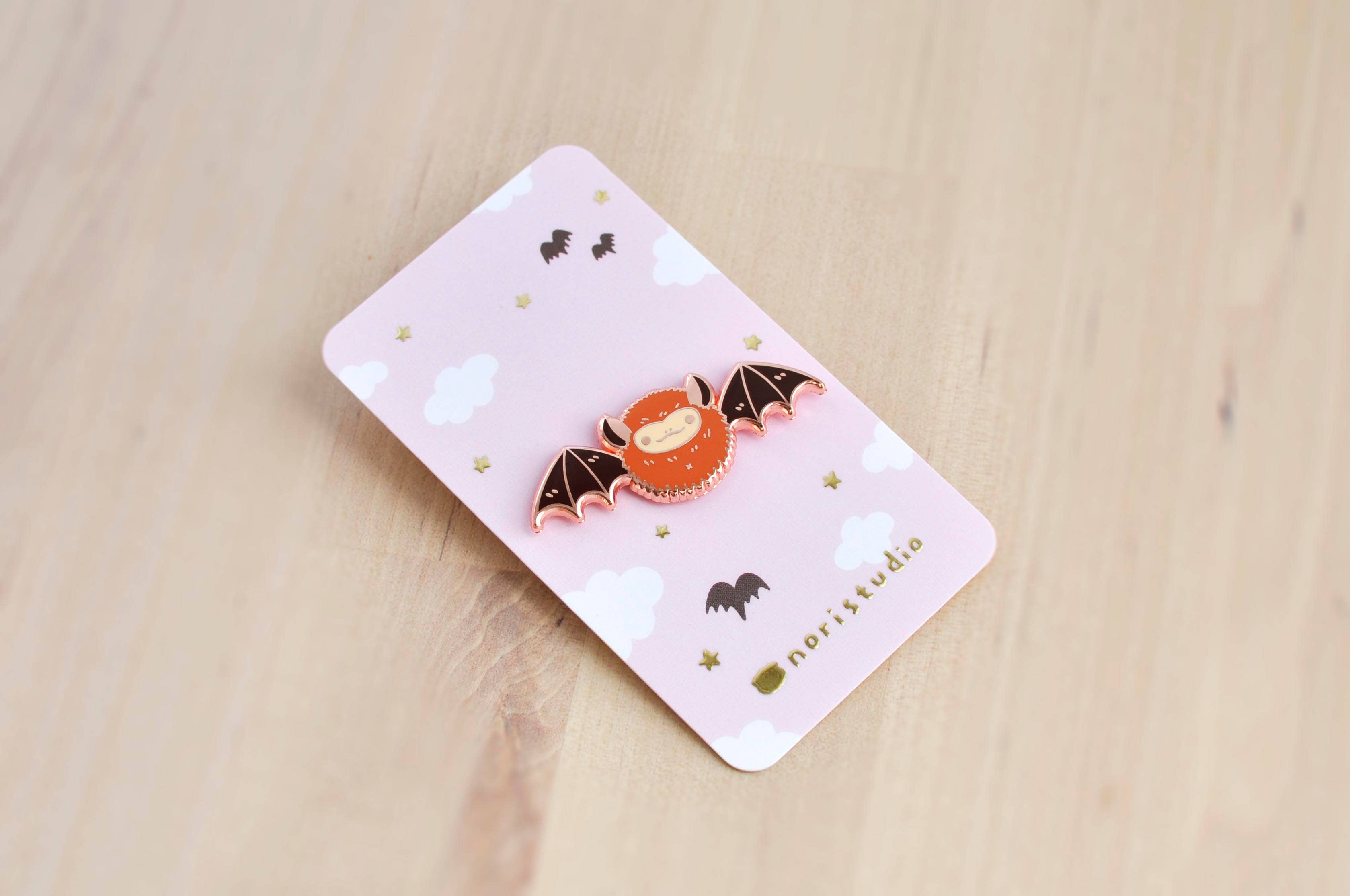 Noristudio - Wholesale Lapel Pin/Button - Eastern Red Bat Enamel Pin1