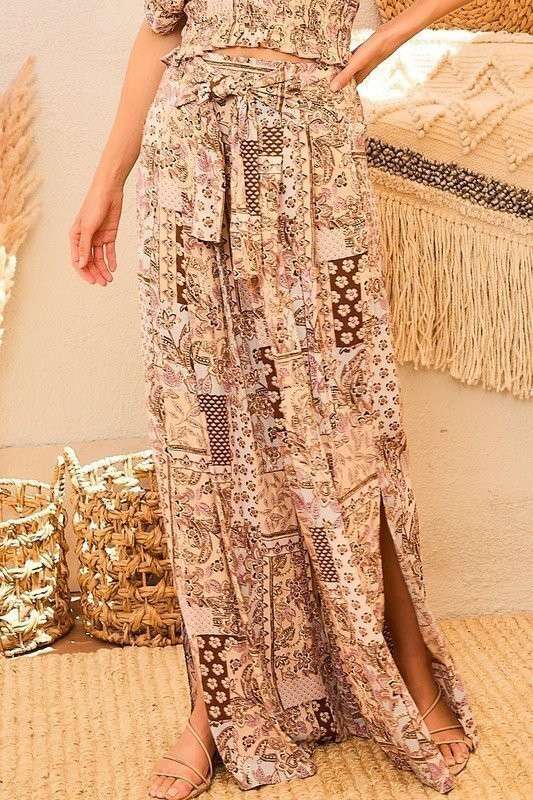 FARD À JOUES Pantalon large à imprimé patch noué sur le devant en vente sur Faire9