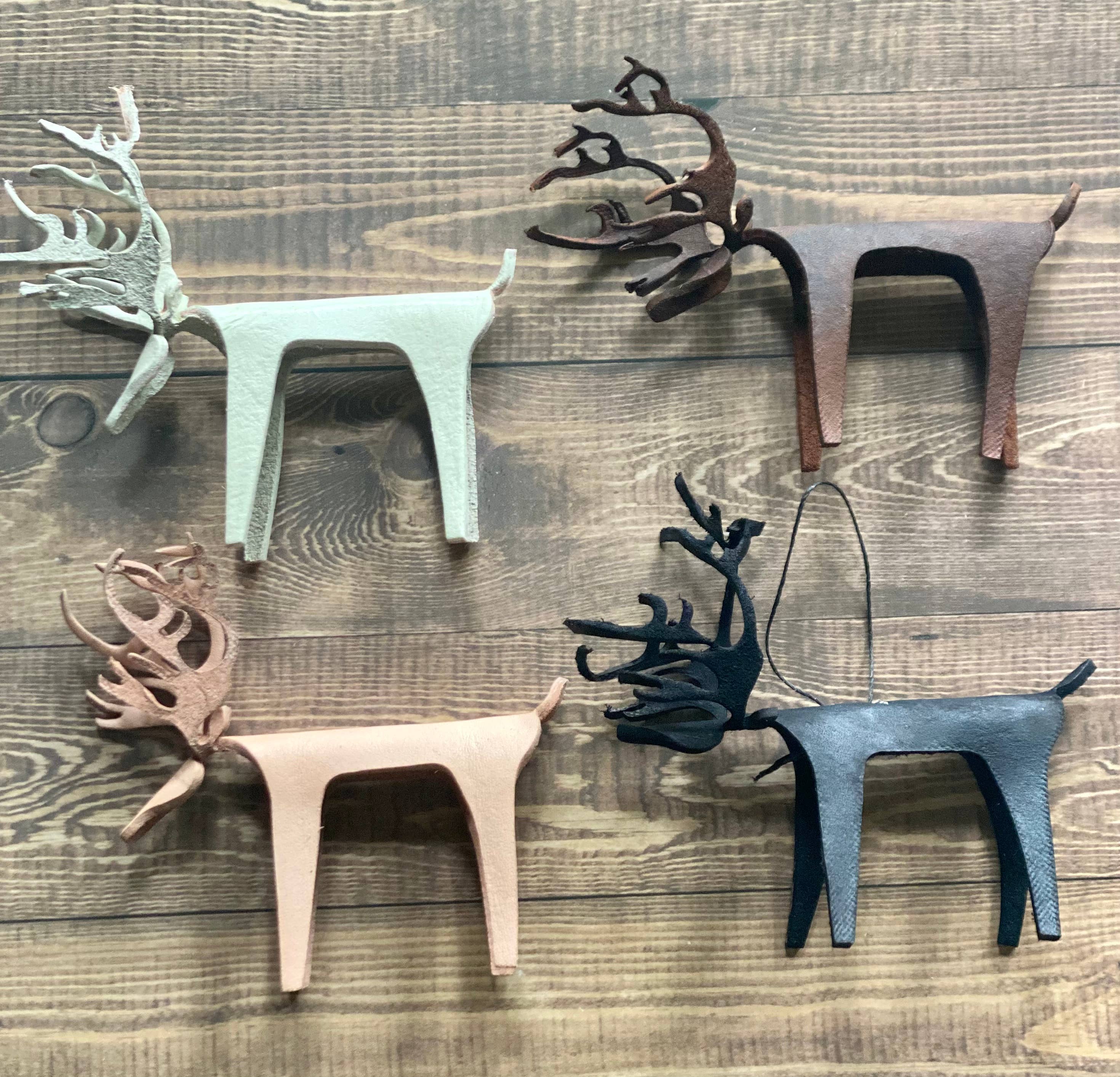 The Merchant Studio – wholesale Ornament – Reindeer Ornament / decor23