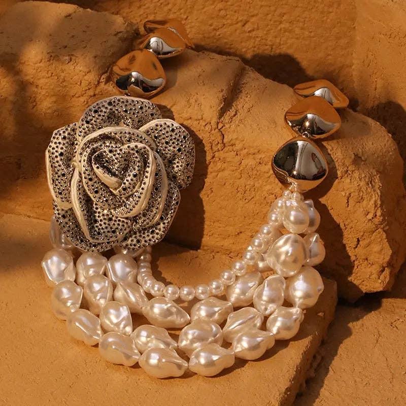 DUA MENKA - Vente Colliers à pendentif - Collier Pendentif Vintage Perle & Rose – Bijoux Audacieux1