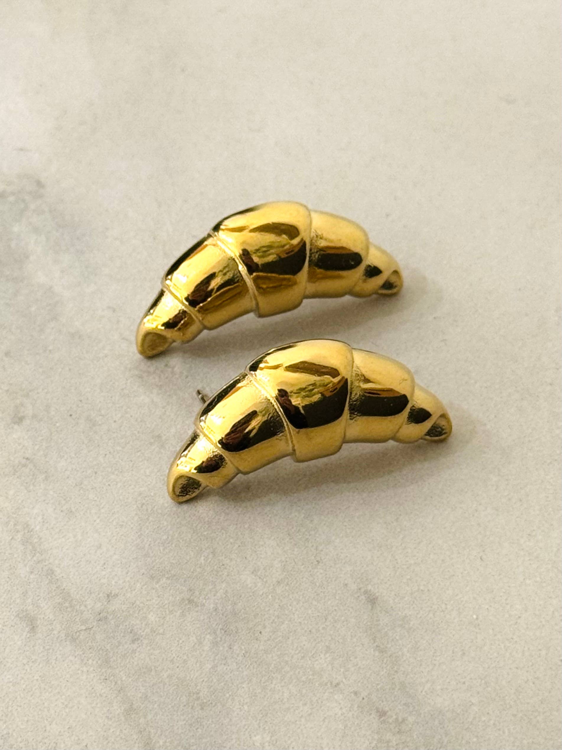 Cassette Barcelona – wholesale Stud/post earrings – Croissant Earrings