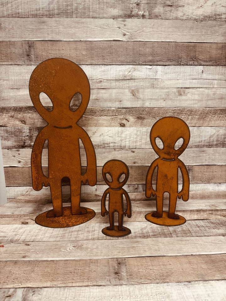 Alien Area 51 Standing Yard Art Rustic Metal Garden Decor for wholesale by Universal Ironworks USA