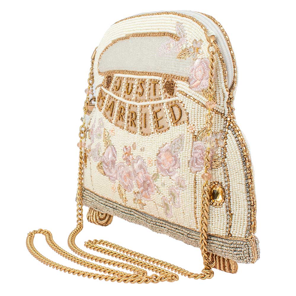 Mary Frances Accessories – bolsa tiracolo - Mulher por atacado – Bolsa transversal com imagem de carro e miçangas Just Married3