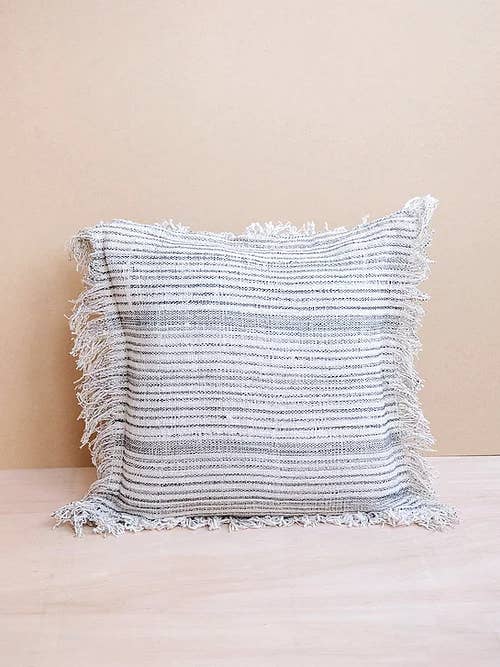 Housse de coussin Polly pour la vente par Moanna Collective