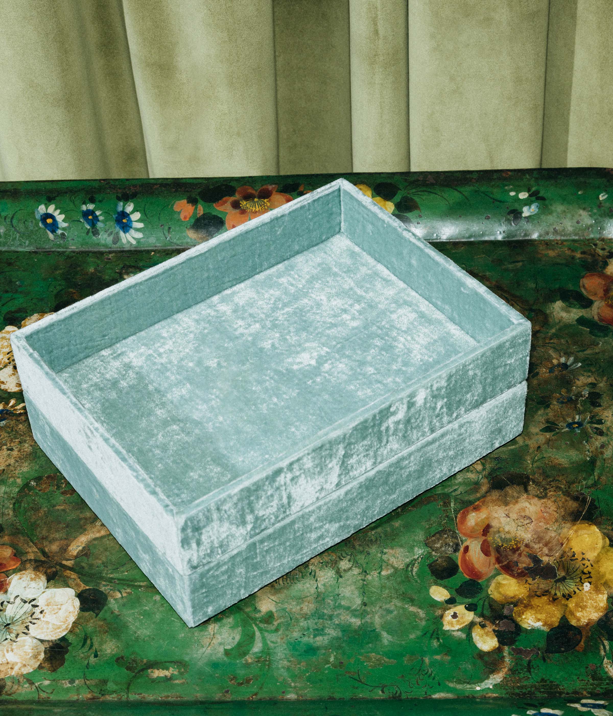 Seafoam Plateau à bijoux empilable en velours de soie couleur écume de mer en vente sur Faire1