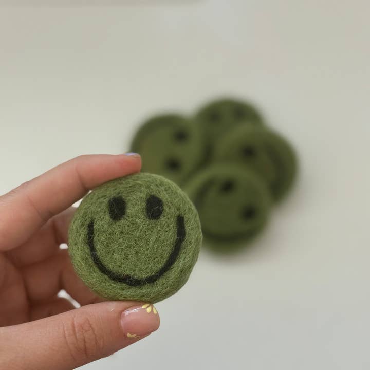 Lost Vly - Wholesale Car Freshener - Women's - Felt Smiley Face Reusable Oil Diffuser4