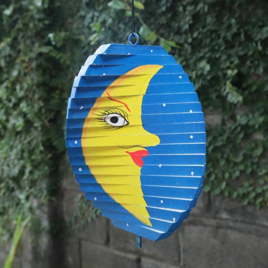 Shared Earth – wholesale Wind spinner – Wind Spinner Wood Sun on Blue 11x32cm1