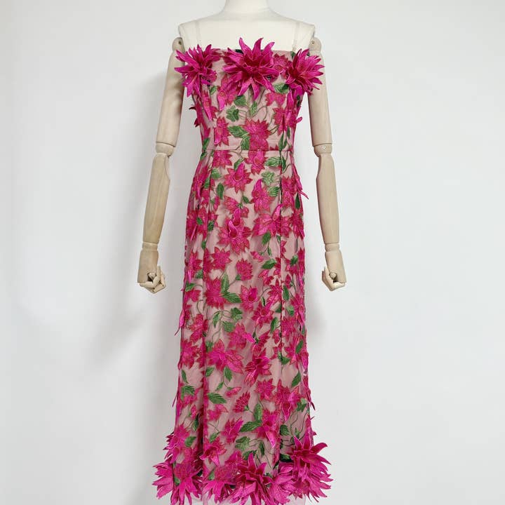 Productseeker - Vente Robe – femme - Robe d'été élégante en maille avec broderie 3D et bustier tube10