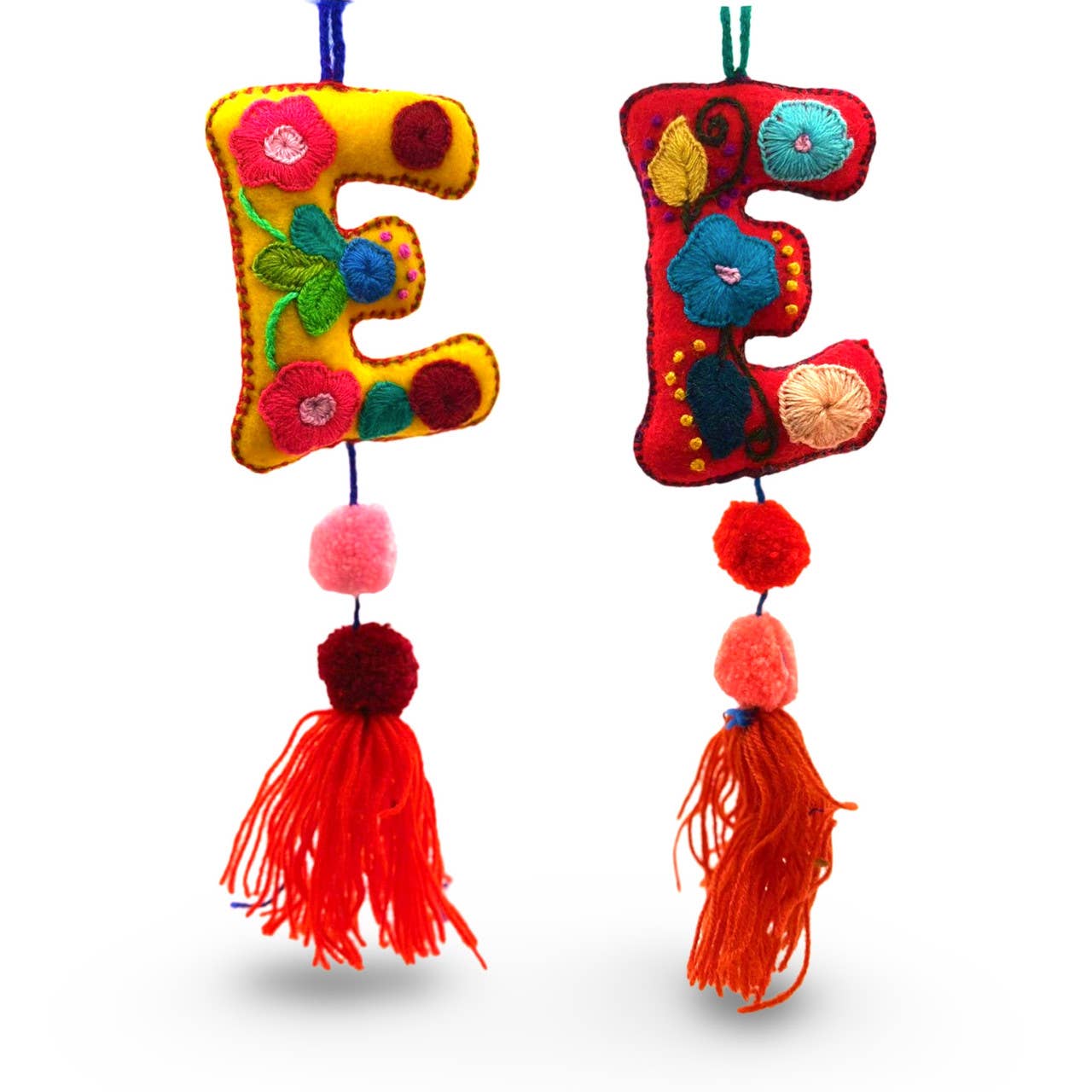 Sanyork Fair Trade - Wholesale Ornament - E Letter Alfabet Veelkleurige Gevilte Geborduurde Bedel0