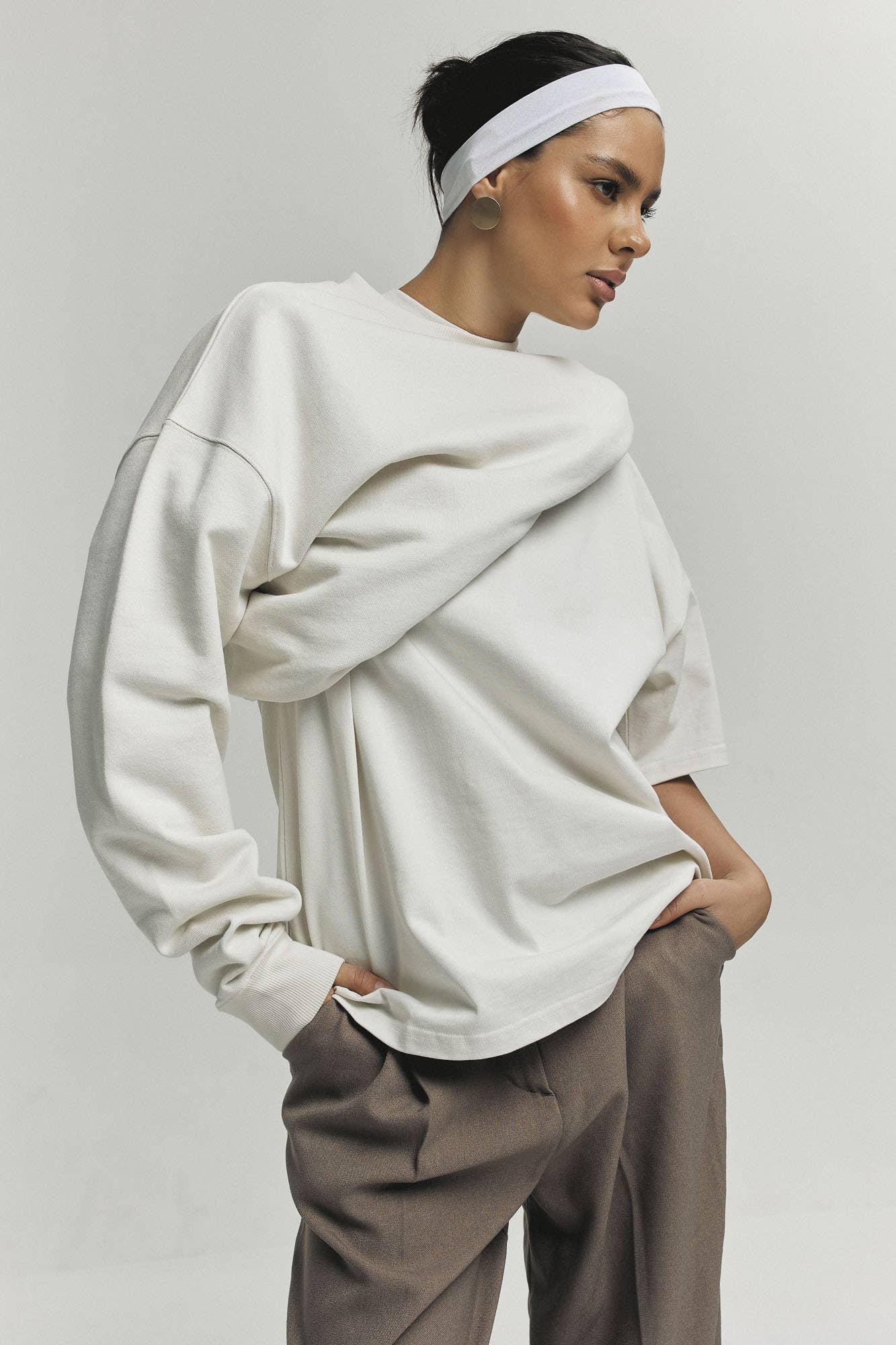 SIAWEAR - Wholesale Sweatshirt - Women's - Sweatshirt Oversize FADED WHITE 100% Premium Organic Cotton3