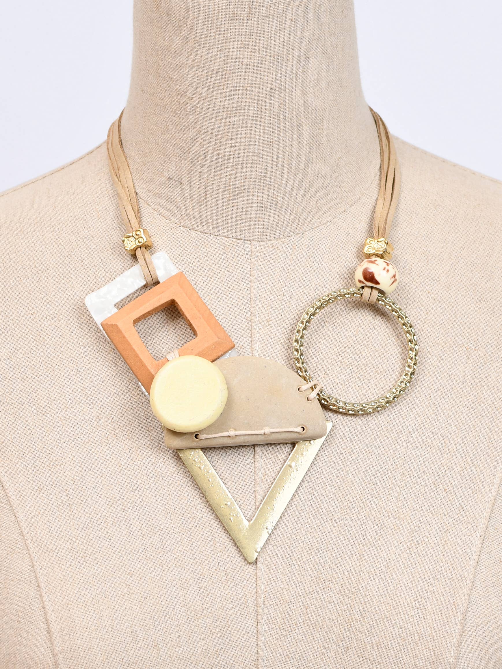 Victoria Moda - Wholesale Pendant/Charm Necklace - Short triangular necklace0