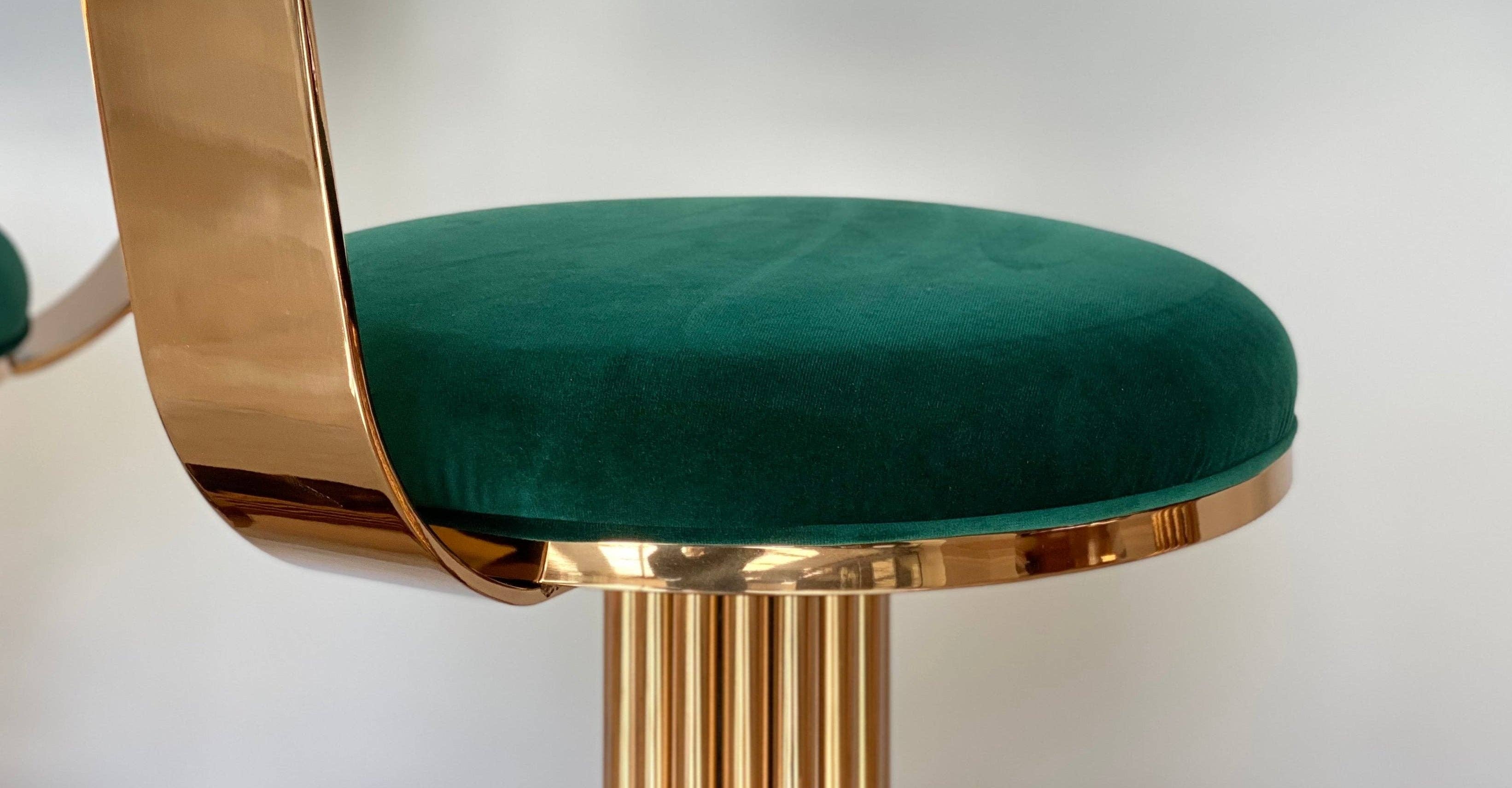 One Preevay Luxury Home Furniture & Decor – Großhandel Hocker – Atlas-Barhocker von One Preevay | Art-Déco-Design inspiriert vom Chrysler Building9