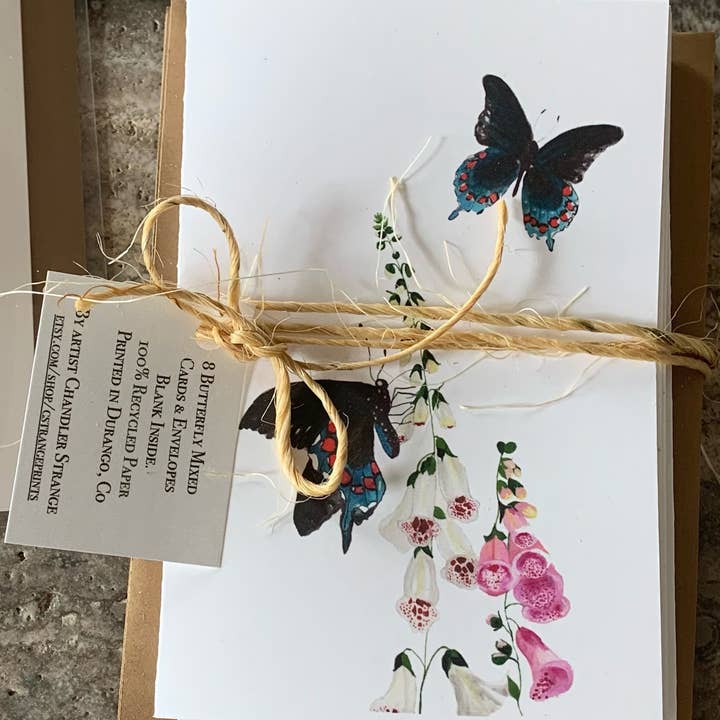 Chandler Strange Art – wholesale Vardagliga hälsningskort – Svart svalehalefjäril med fingerborgsblommor hälsningskort4