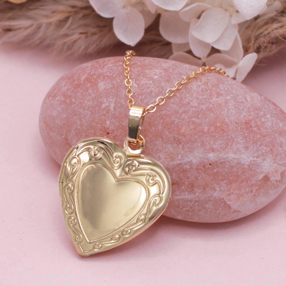 ZAD - Wholesale Locket Necklace - Cherished Memories Gold Heart Locket Necklace2