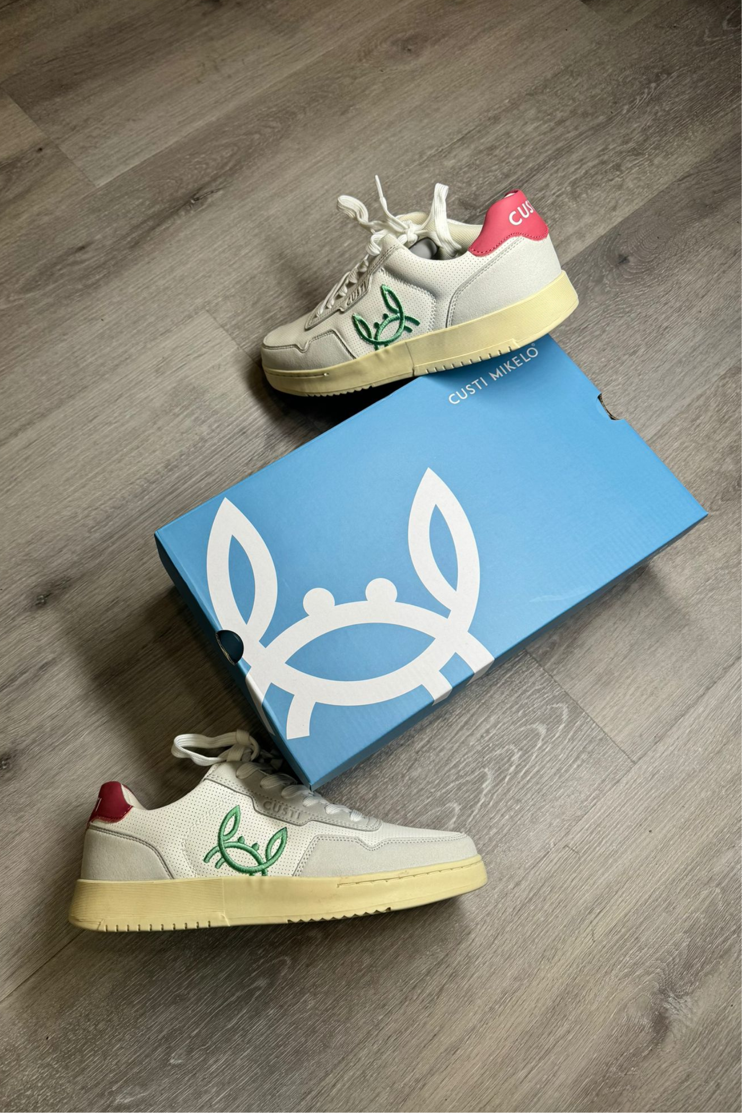 Custi Mikelo: Men's Clothing & Christmas Gifts - Wholesale Lifestyle Sneakers - Unisex - Green Cangrejito Sneakers1