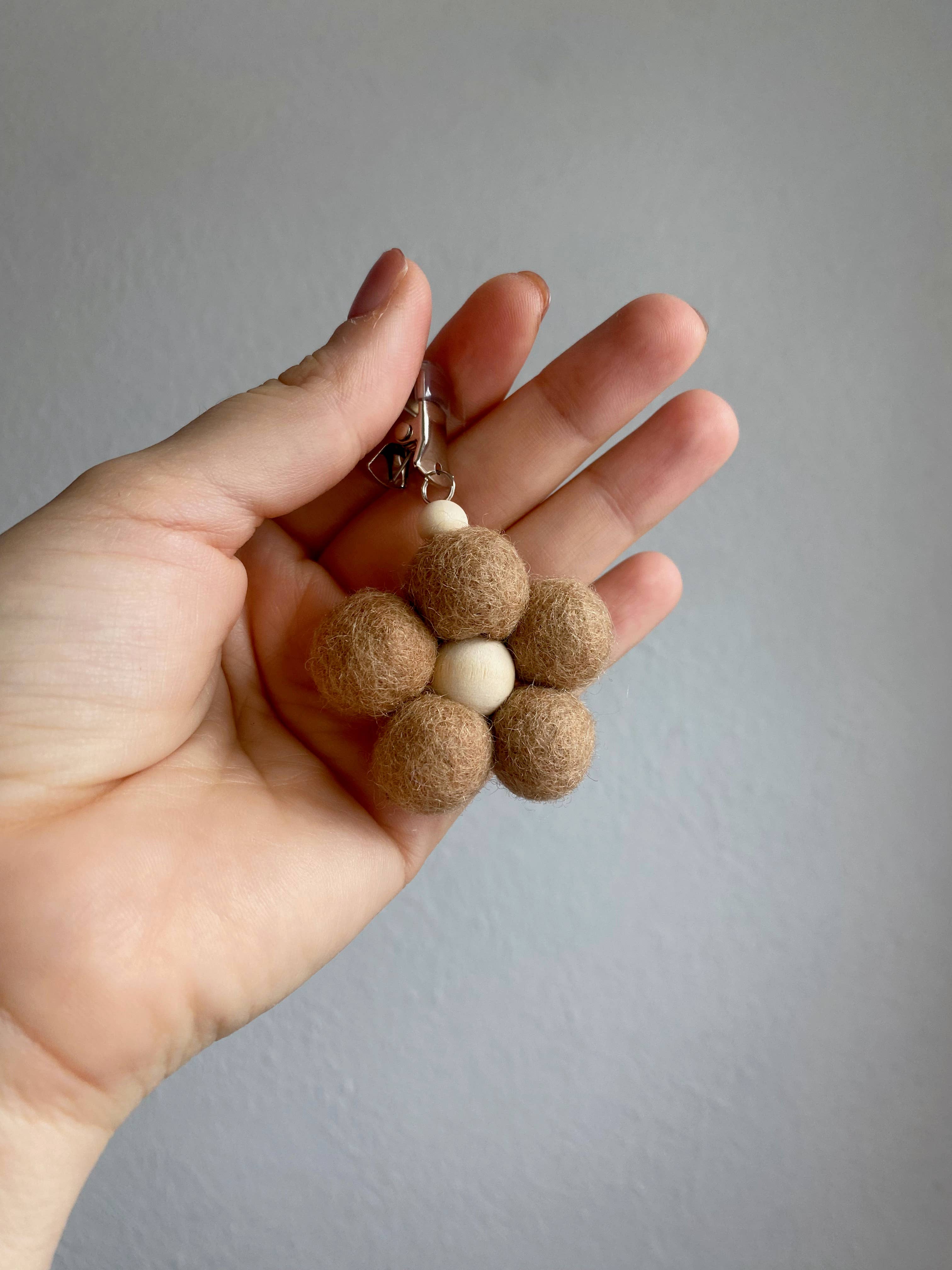 Lost Vly - Wholesale Car Freshener - Unisex - Fall Flower Clip-on Reusable Oil Diffuser2