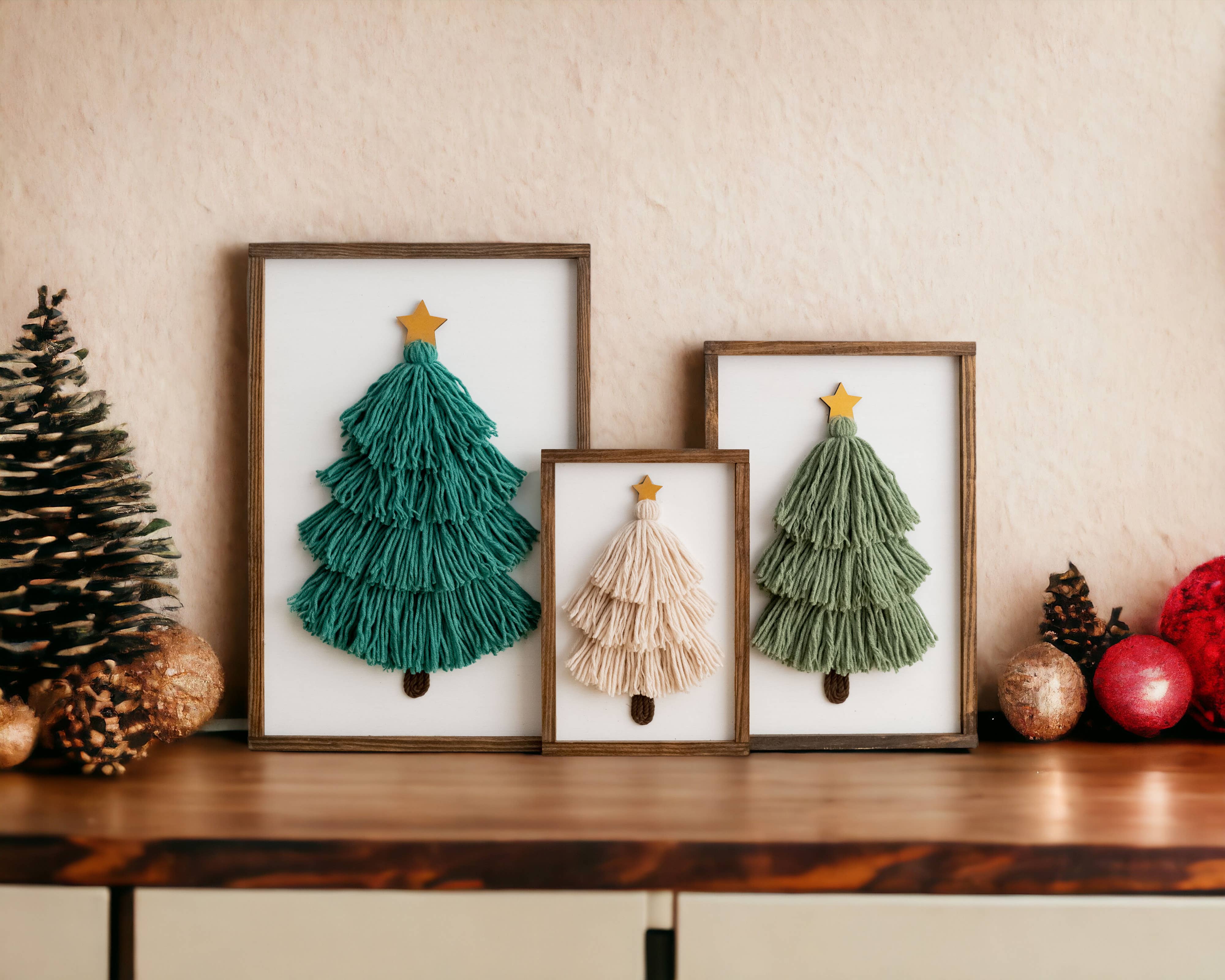 BeanDaikon - Wholesale Christmas Decoration - Framed Tassel Macrame Christmas Tree V238