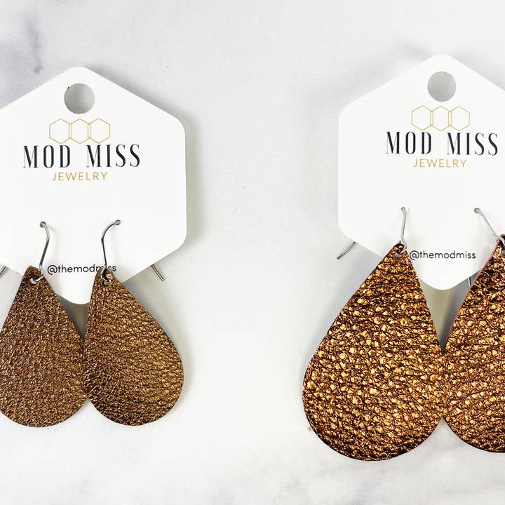 Metallisk brun læder Teardrop øreringe for engroshandel hos The Mod Miss