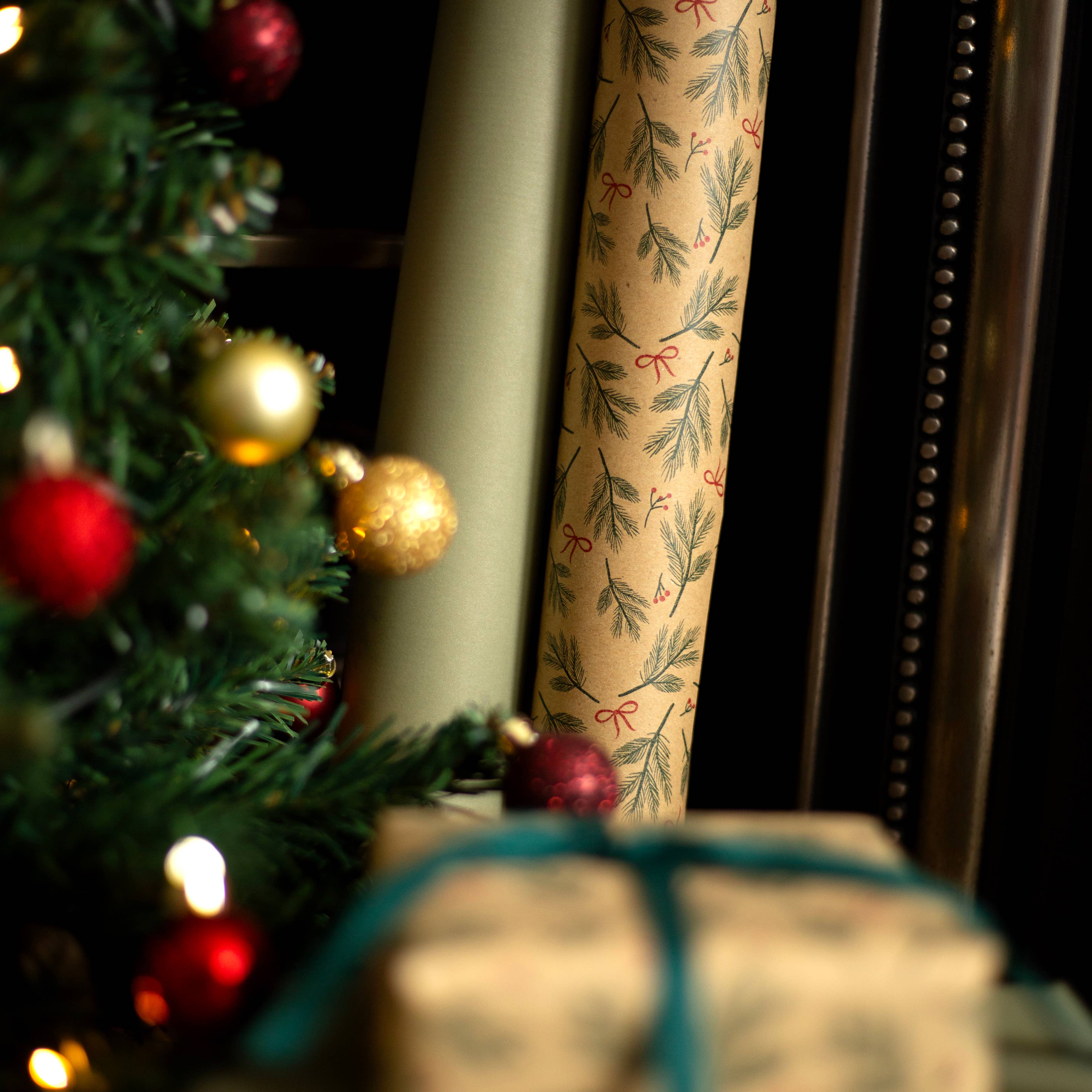 Cascayde - Wholesale Wrapping Paper Roll - 5m roll of Festive Branches & Bows Christmas Gift Wrap3