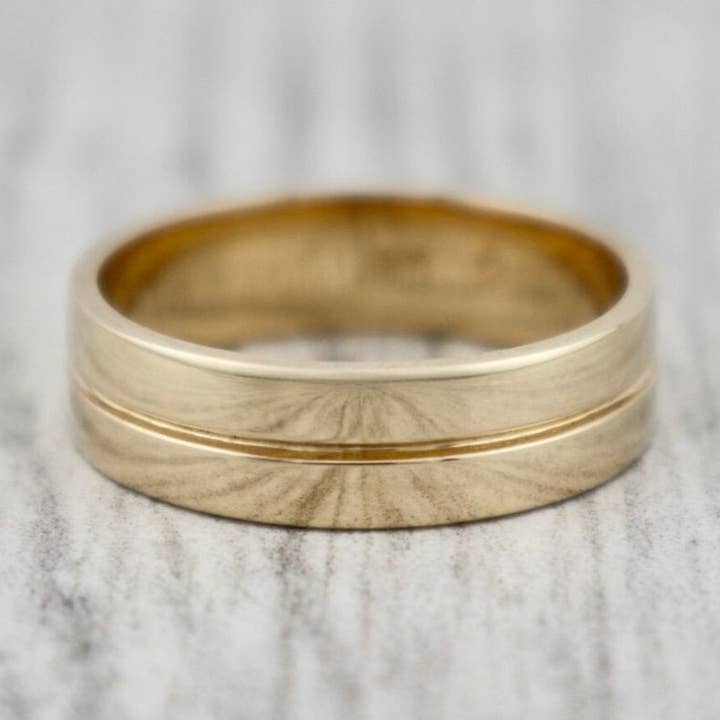 Bague jonc Rivière en or 10K for wholesale by Mathieu Blanchard