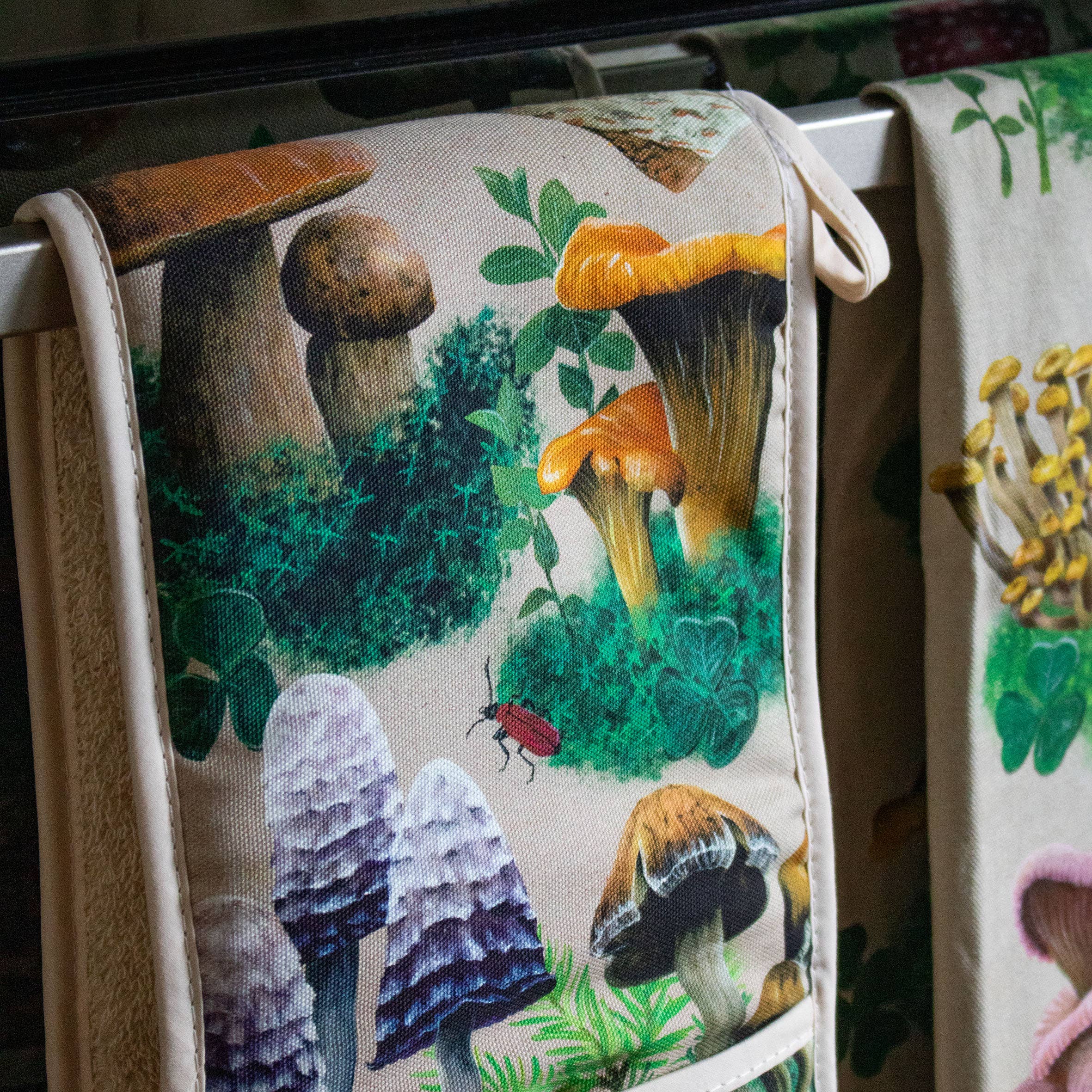 AMPellegrini Art & Design - Wholesale Oven Mitt/Pot Holder - Double oven gloves with mushroom pattern / Fungi pattern7