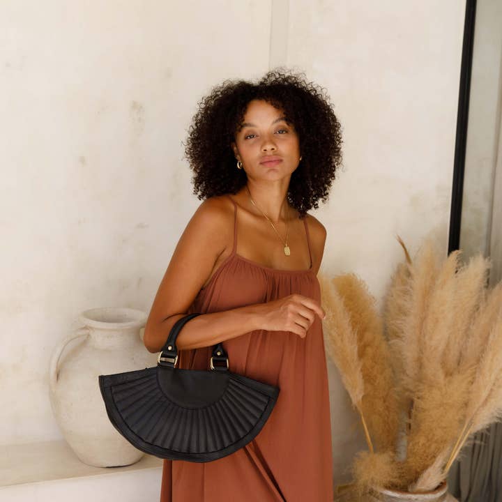 Hobo and Hatch - Wholesale Top handle bag – women's - Soleil Grande // Textured Noir4