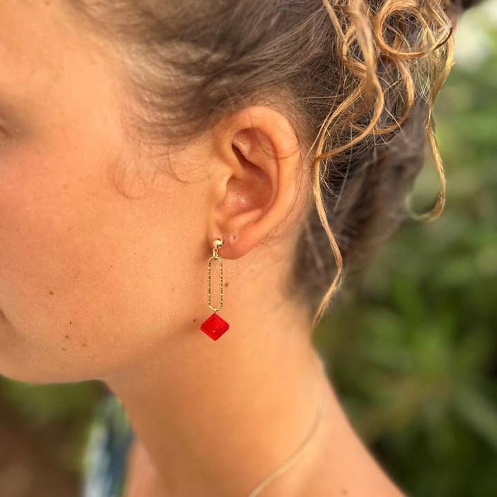 Hammered effect gold earrings - Les Danseuses for wholesale by Brique d'Oreille