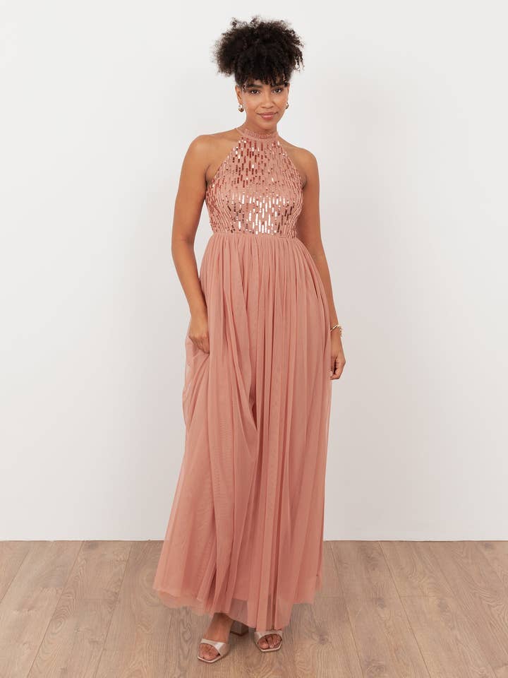 Robe Maxi à Col Halter Ornée Linéaire Rose Terracotta Maya pour la vente par Plaza Collection Ltd