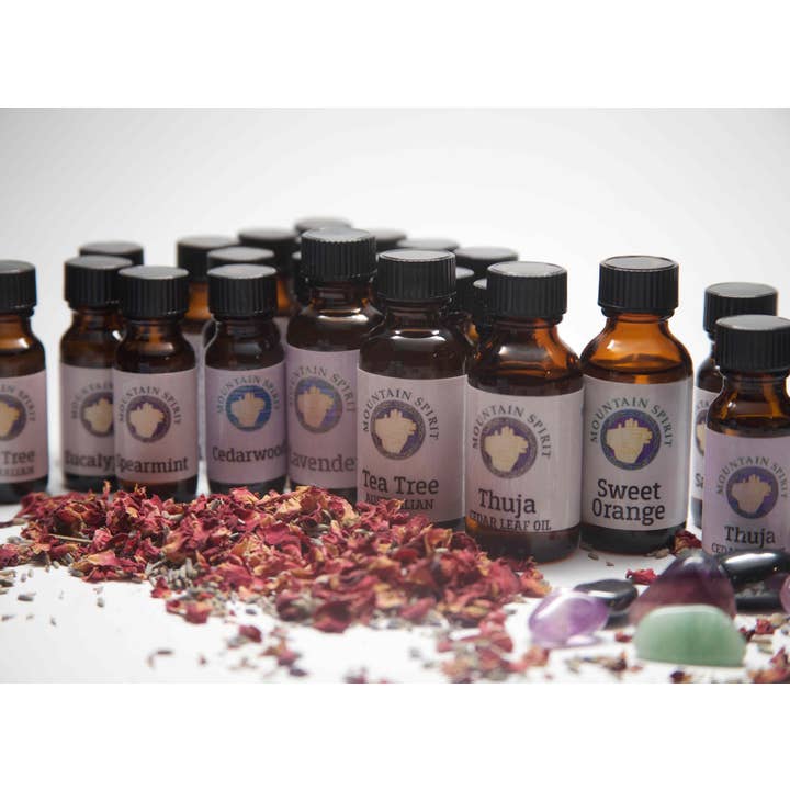 Mountain Spirit Herbals LLC. - Vendita all'ingrosso Olio essenziale - Olio essenziale di tuia (foglia di cedro)