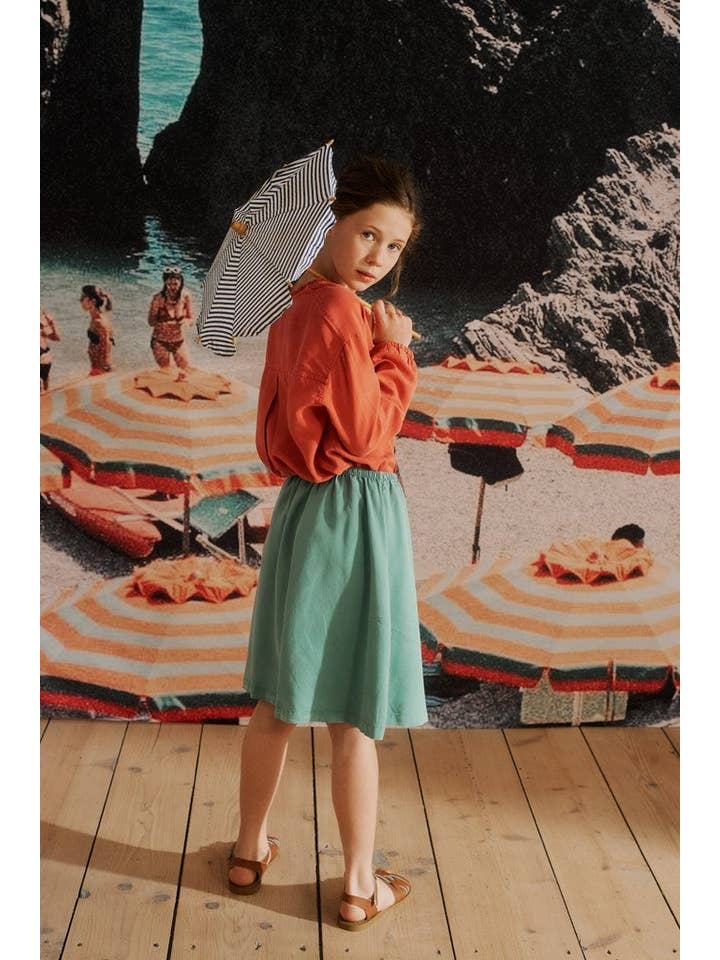 LOVE kidswear – wholesale T-shirt - Barn – Ella blus i rostig röd tencel för barn