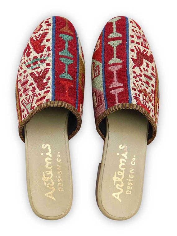 Sumak Kilim Slides für Damen, Größe 10 für den Großhandel von Artemis Design Co.