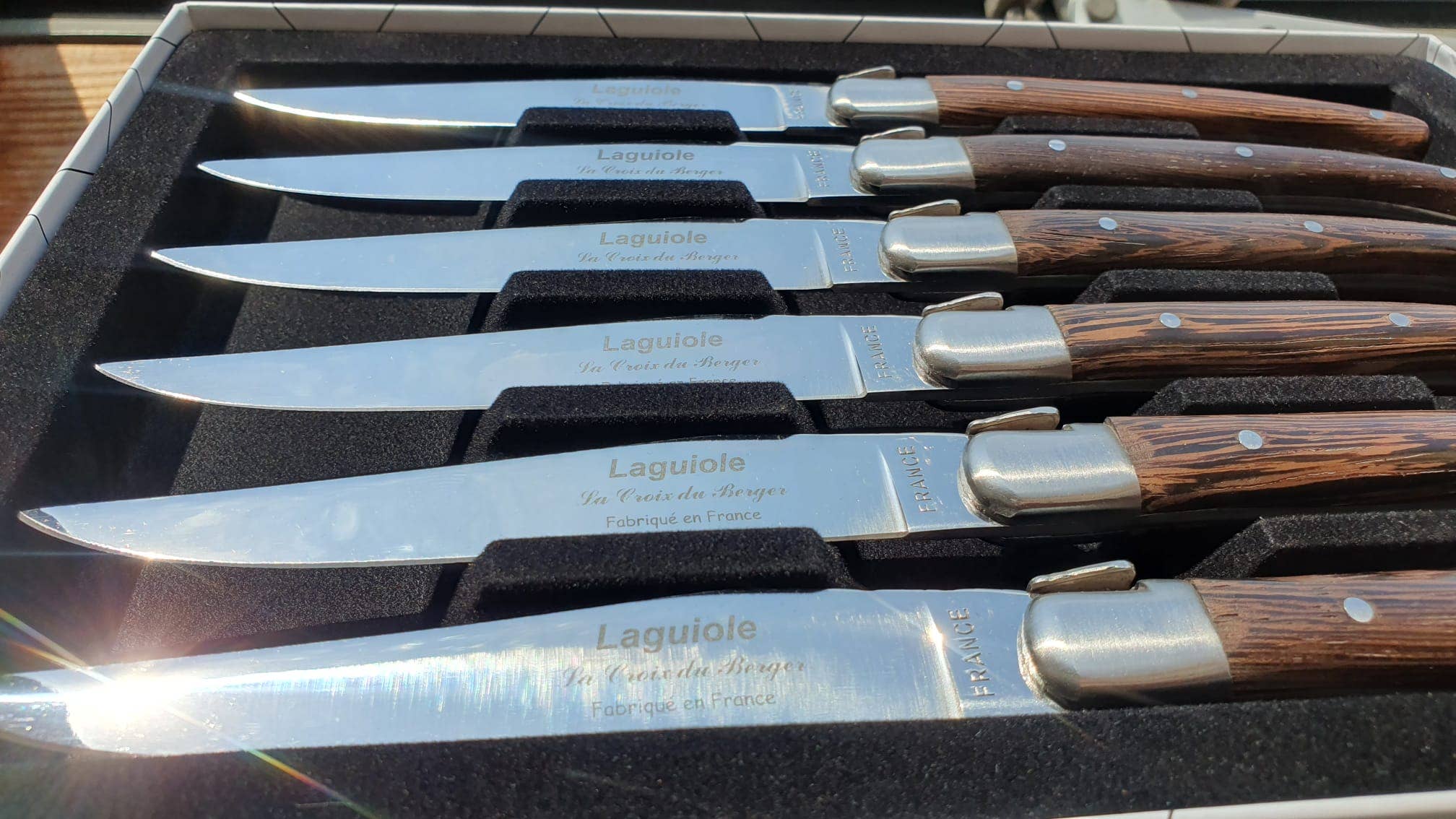 Allweneedis group LTD – wholesale Kökskniv – Wengé Laguiole köttknivar i trä, set om 63