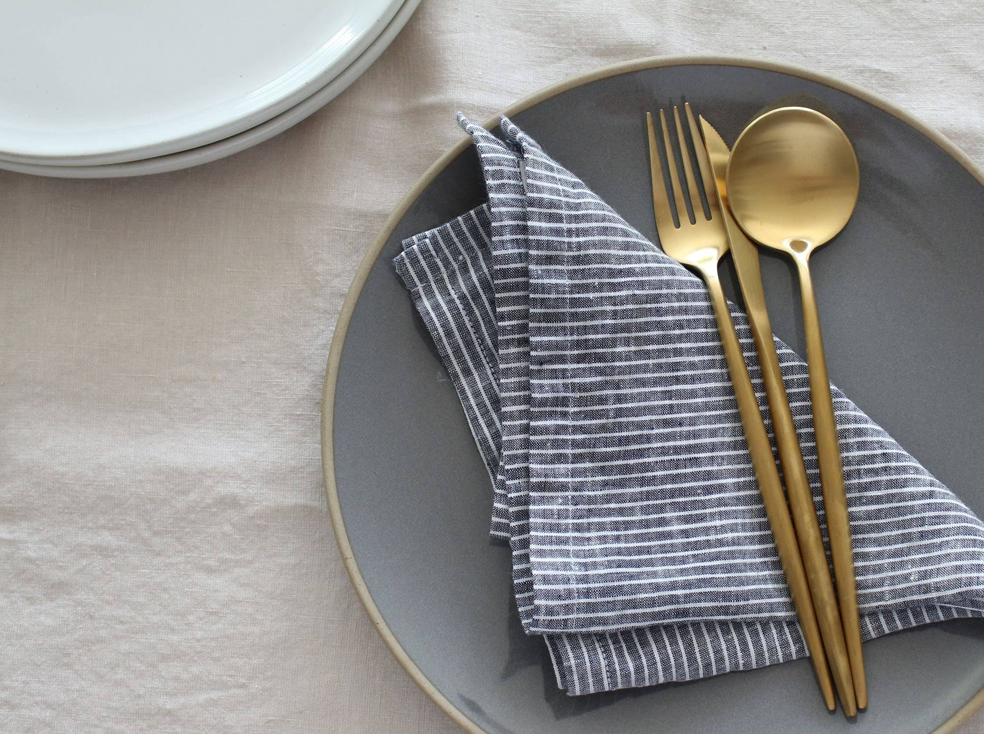 My Kitchen Linens – wholesale Dinner & cloth napkin – Black Striped Linen Napkins - Set of 4