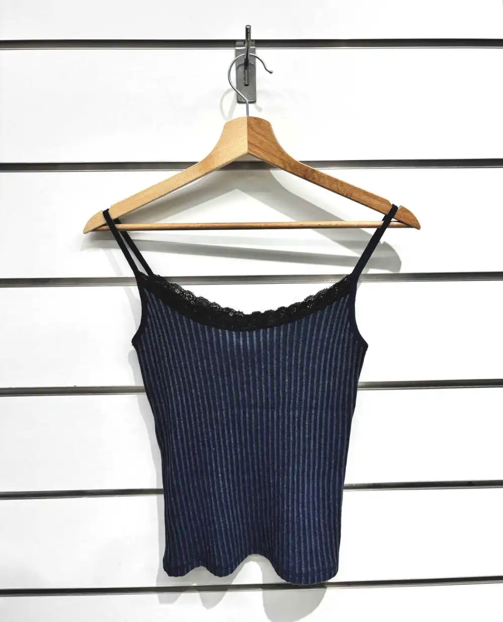 Chilli Girl Collection – wholesale Camisole – Dam – Ribbade linnen med spetsdetaljer4