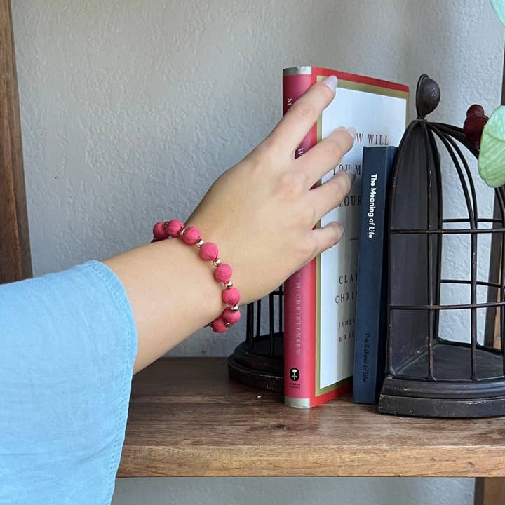 Humble Hilo – Großhandel Perlenarmband – Humble Hilo Sari Schmuck, Textilperlen- und Metallperlenarmband36