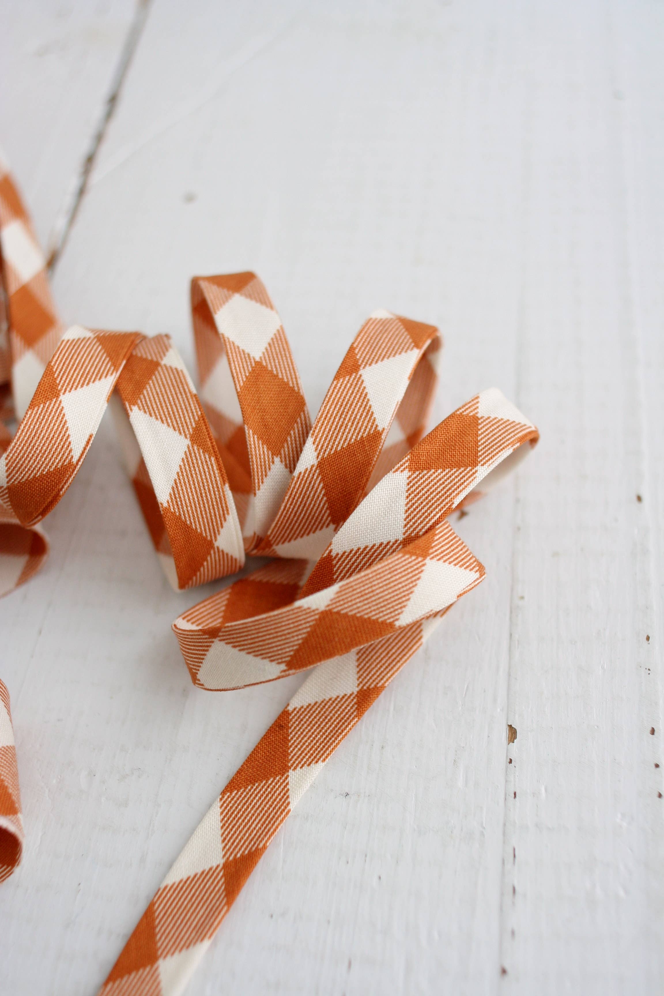 Bessie Pearl Binding Co – wholesale Craft supplies – 1/2" Double Fold Bias Binding -  Pecan Gingham 100% Cotton2