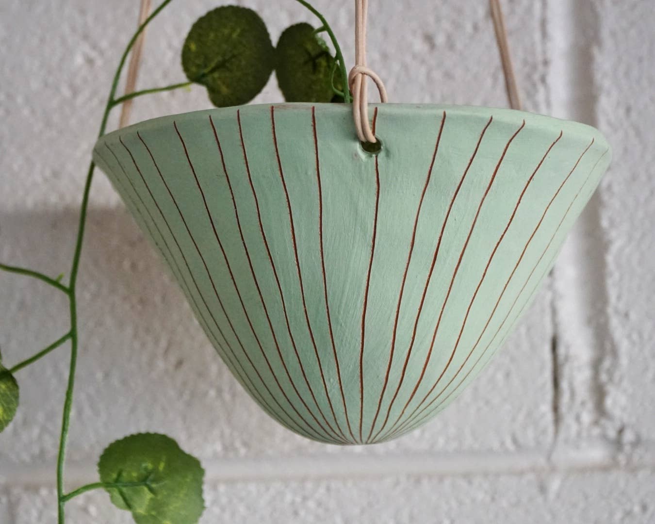 Half Light Honey - Wholesale Hanging Planter - Vertical Line Hanging Planter in Green & Terracotta1