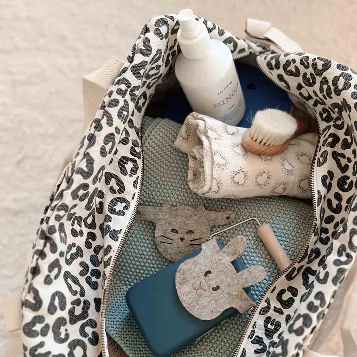 Natural WEEKEND BAG - DIAPER BAG RAPHAEL GRAOU NATUREL for wholesale on Faire5