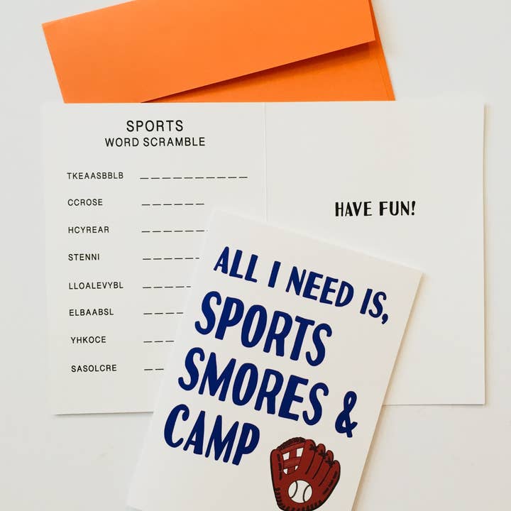 TOUT CE DONT J'AI BESOIN, C'EST DE SPORTS, DE S'MORES ET DE CAMPING Carte de Vœux pour la vente par Sunny Marshmallow